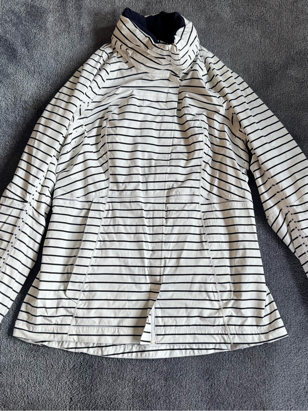 lululemon athletica White & Black Striped Coat
